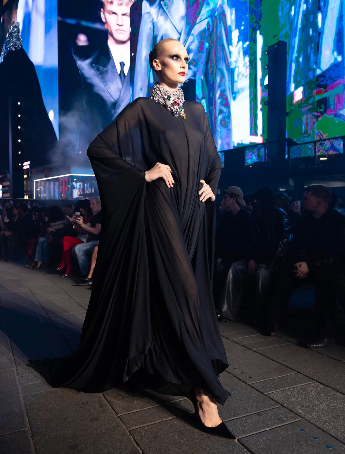 GUCCI'S TIMES SQUARE CRUISE SHOW: AN EXPANSION OF 'GUCCICORE